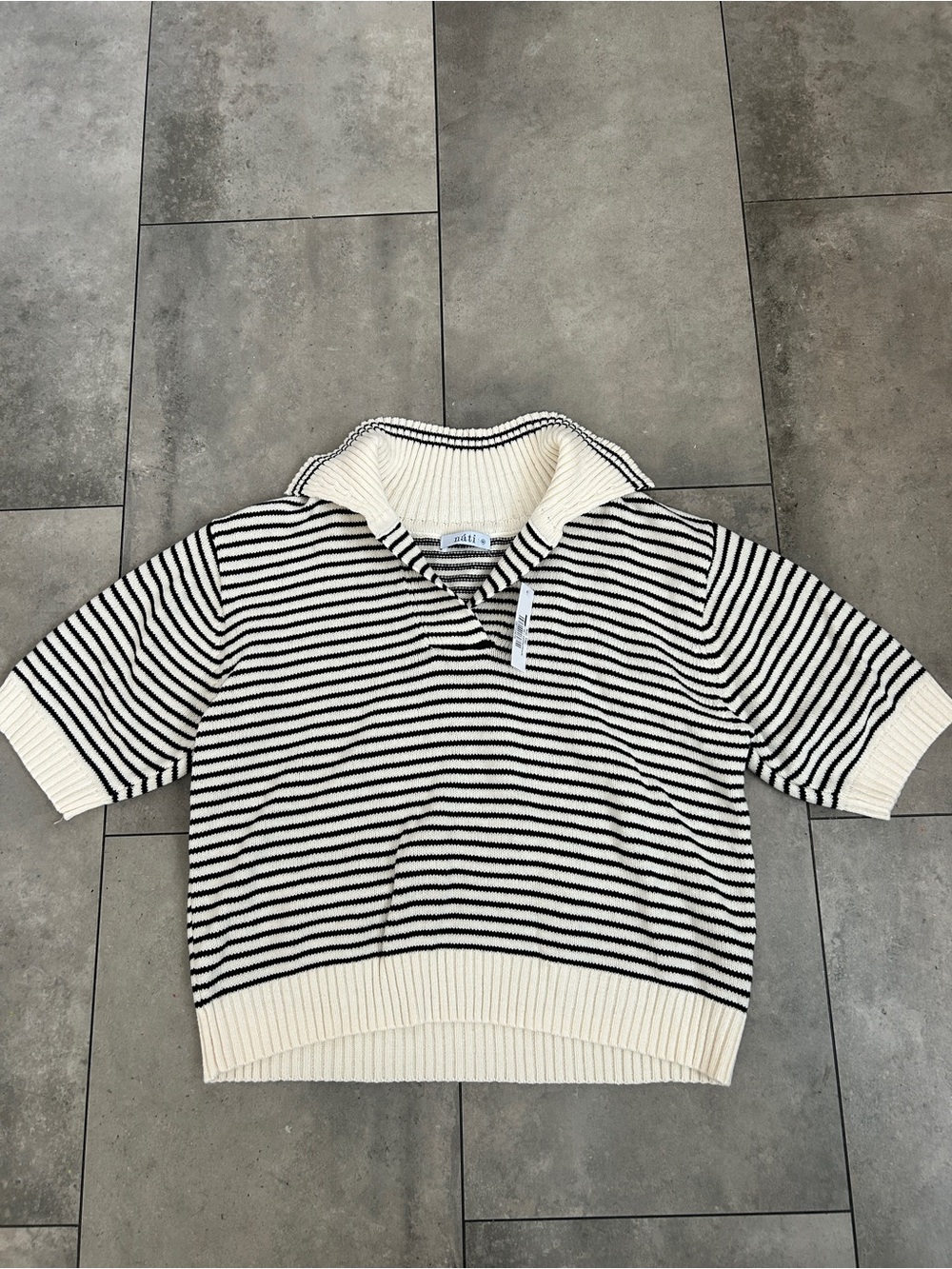 NEW Nati black striped collard knit top short sleeve sweater M - Picture 3 of 9